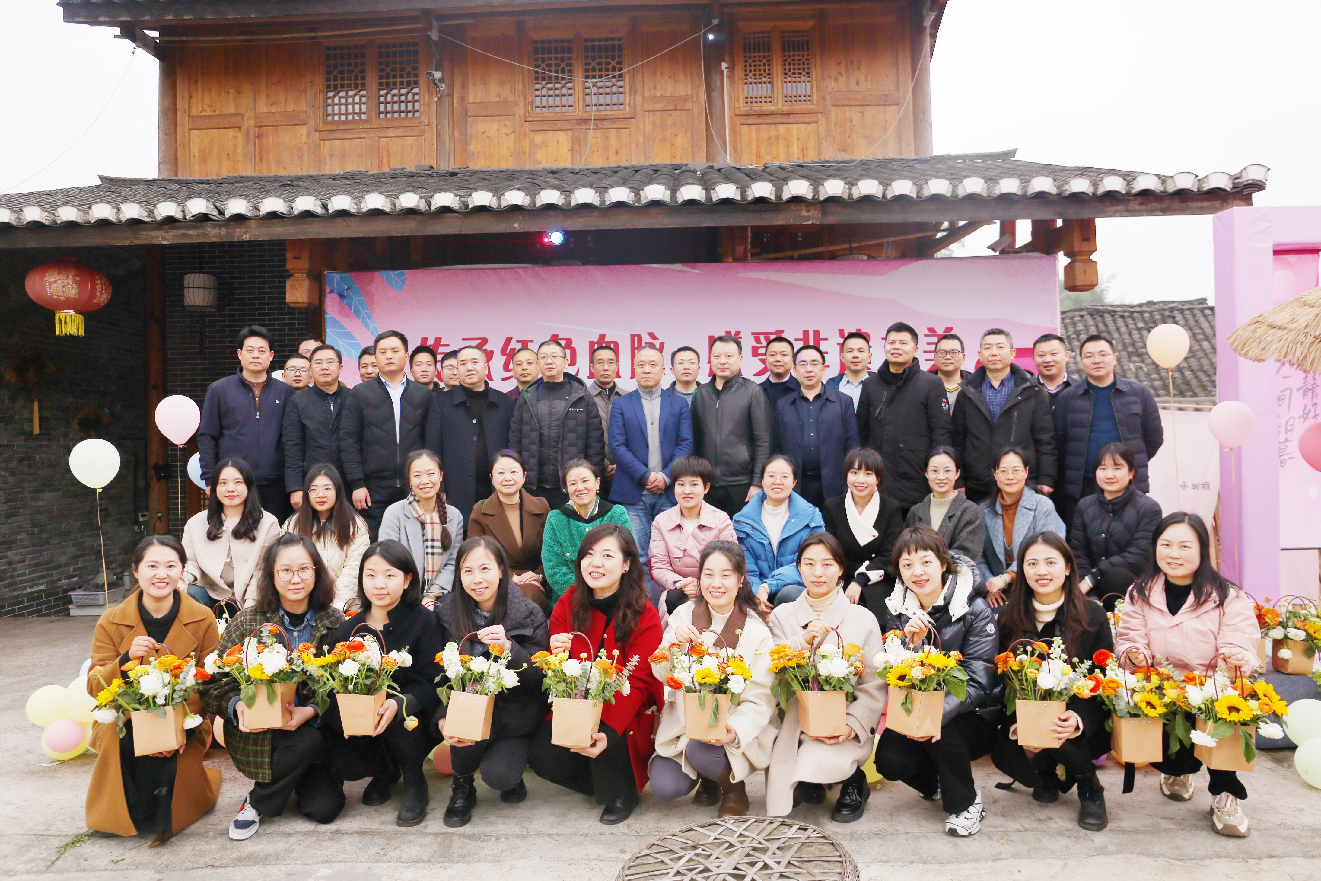 市委辦公室機(jī)關(guān)工會(huì) 西南醫(yī)投集團(tuán)工會(huì)聯(lián)合開(kāi)展“傳承紅色血脈 感受非遺之美”暨紀(jì)念“三八”國(guó)際勞動(dòng)?jì)D女節(jié)主題活動(dòng)