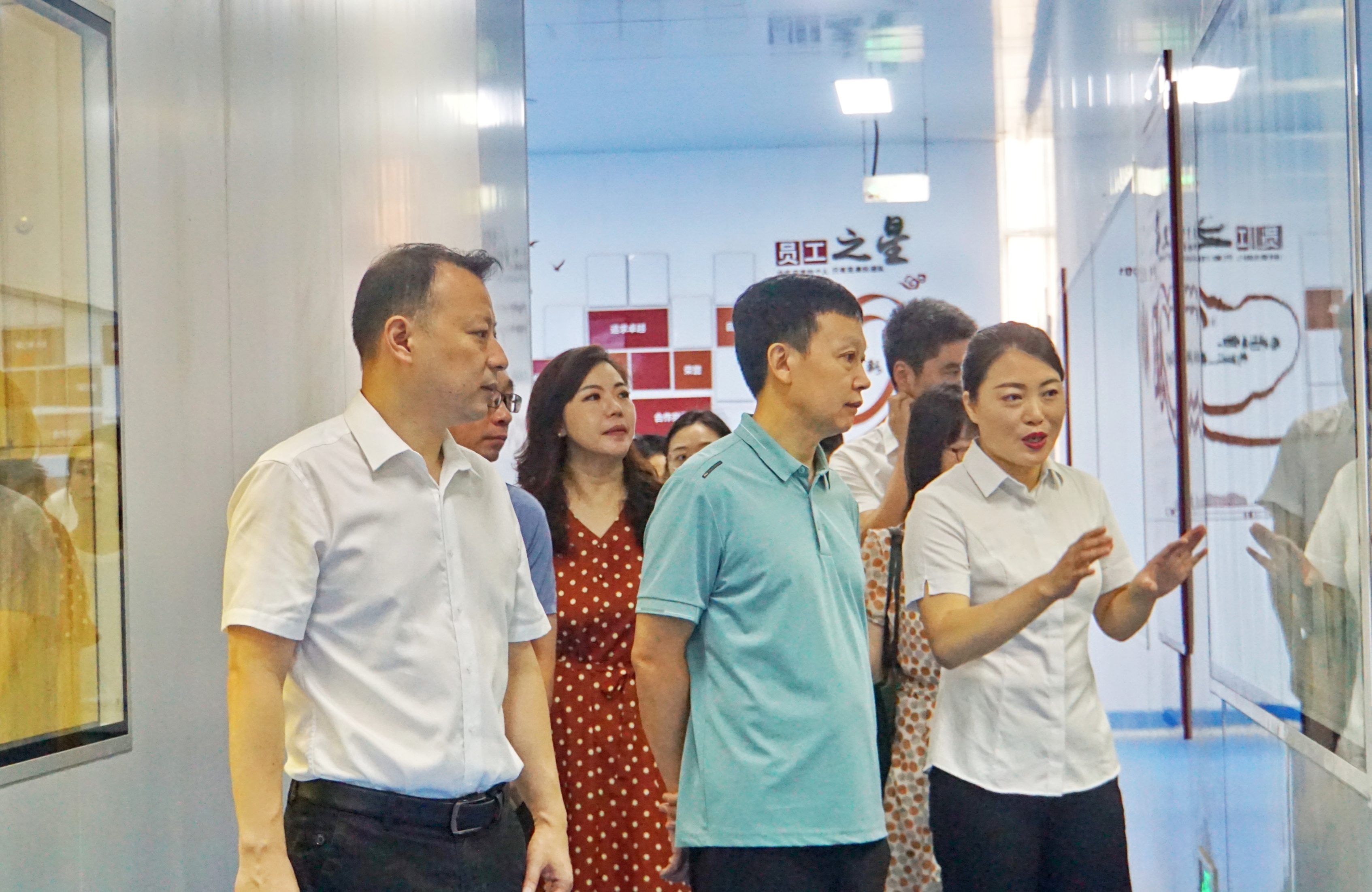 瀘州市民政局局長王坤率隊調(diào)研西南醫(yī)投集團(tuán)